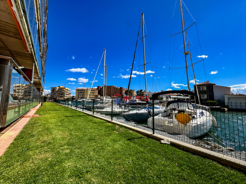 <p>Penthouse with panoramic views of the sea and the canal in Santa Margarida</p>