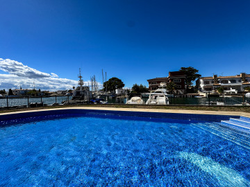 Piscina comunitaria