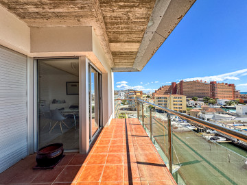 Balcón con vistas a canal