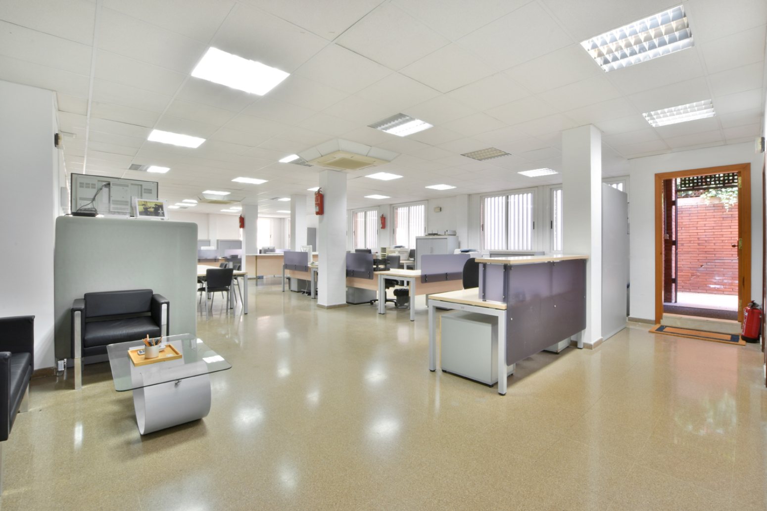 Locales-Venta-Sant Joan DespÃ­-1723841-Foto-3