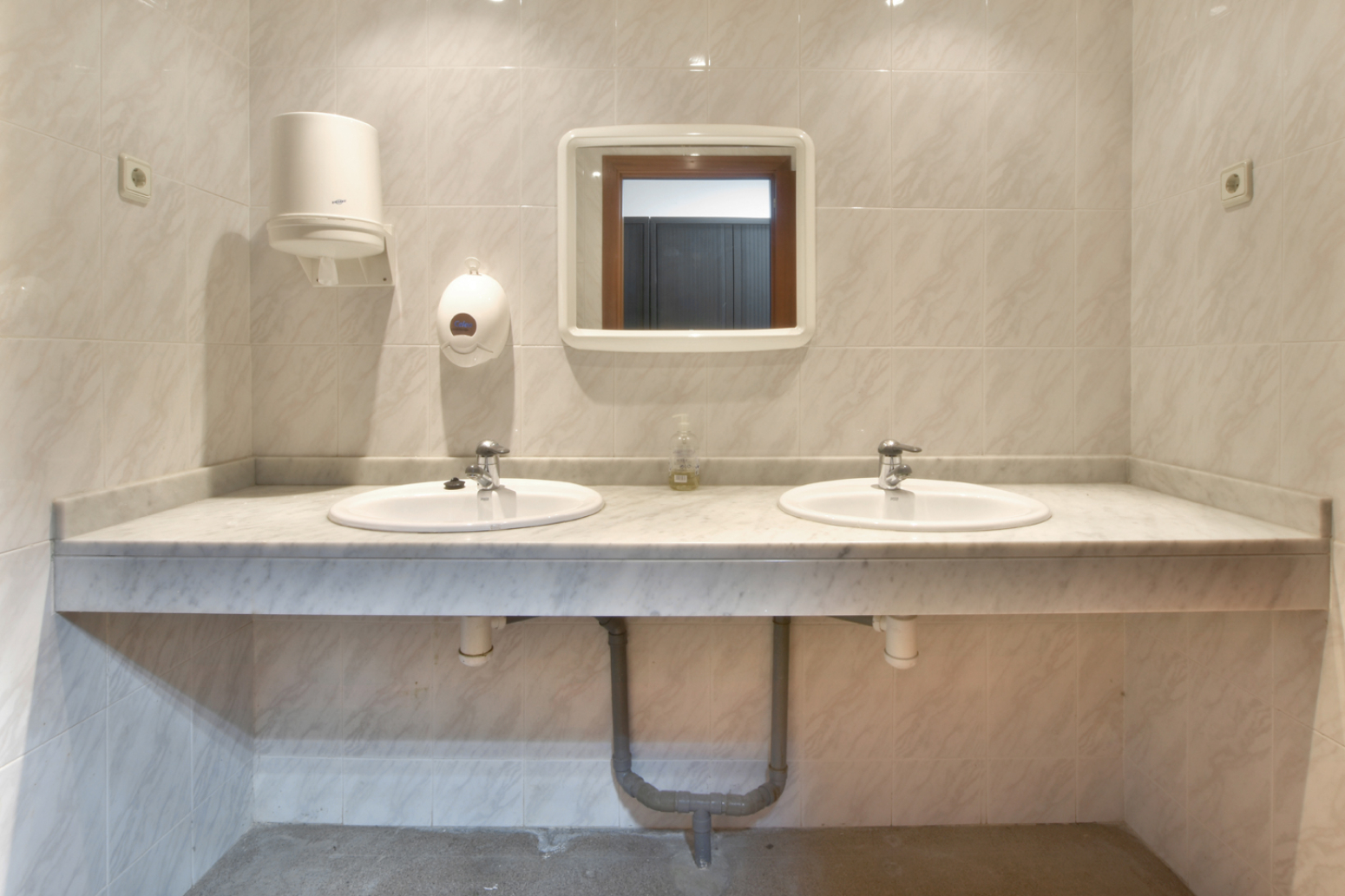 Locales-Venta-Sant Joan DespÃ­-1723841-Foto-20