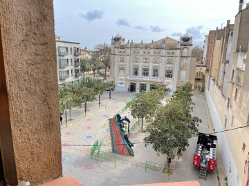 Edificios-Venta-Figueres-583687-Foto-1-Carrousel