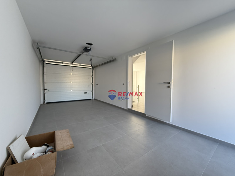 <p>House with pool in Empuriabrava of 175 m2</p>