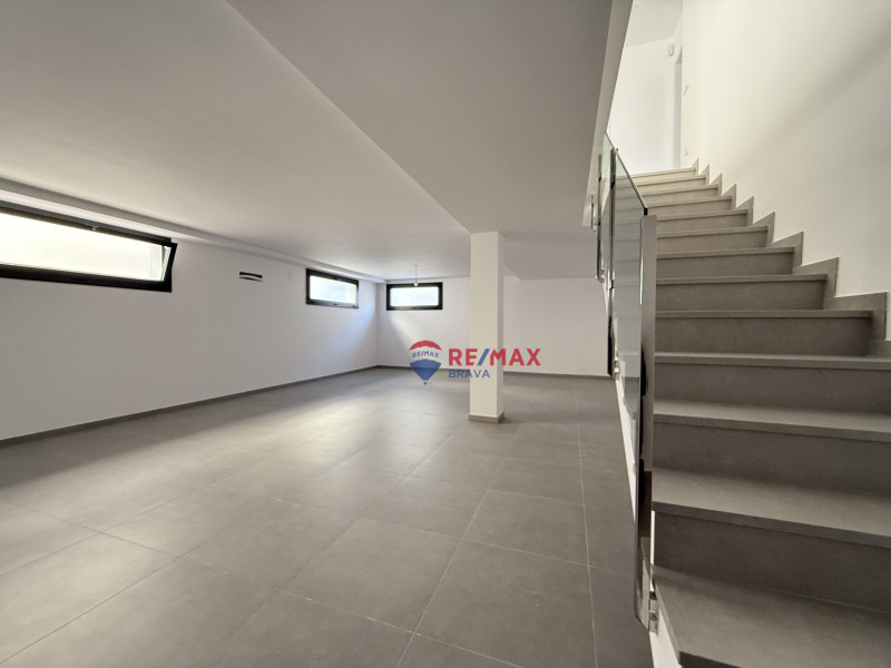 <p>House with pool in Empuriabrava of 175 m2</p>