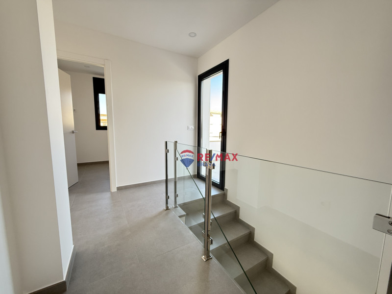 <p>House with pool in Empuriabrava of 175 m2</p>