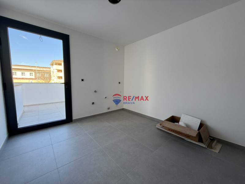 <p>House with pool in Empuriabrava of 175 m2</p>