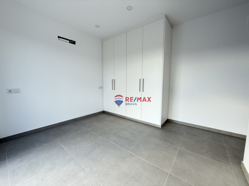 <p>House with pool in Empuriabrava of 175 m2</p>