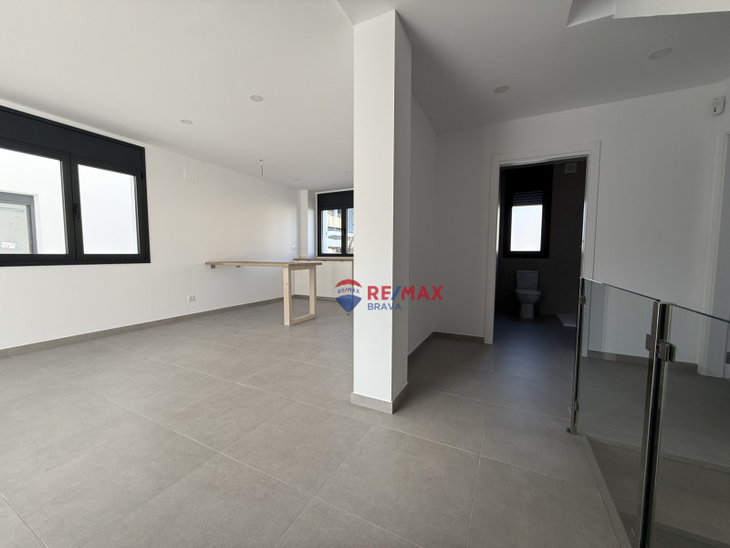 <p>House with pool in Empuriabrava of 175 m2</p>