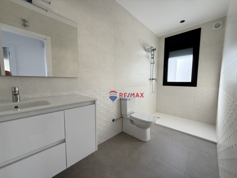 <p>House with pool in Empuriabrava of 175 m2</p>