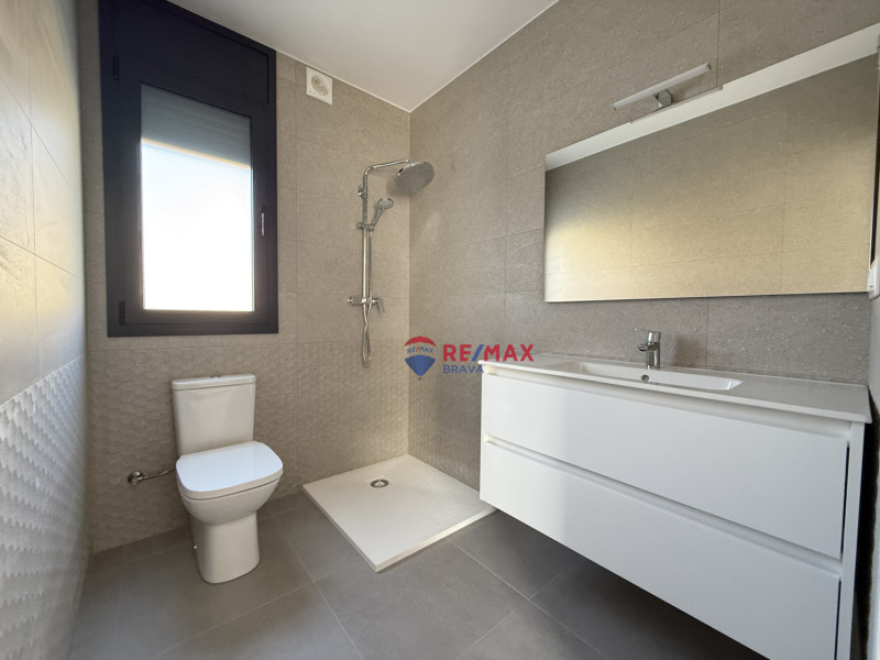 <p>House with pool in Empuriabrava of 175 m2</p>