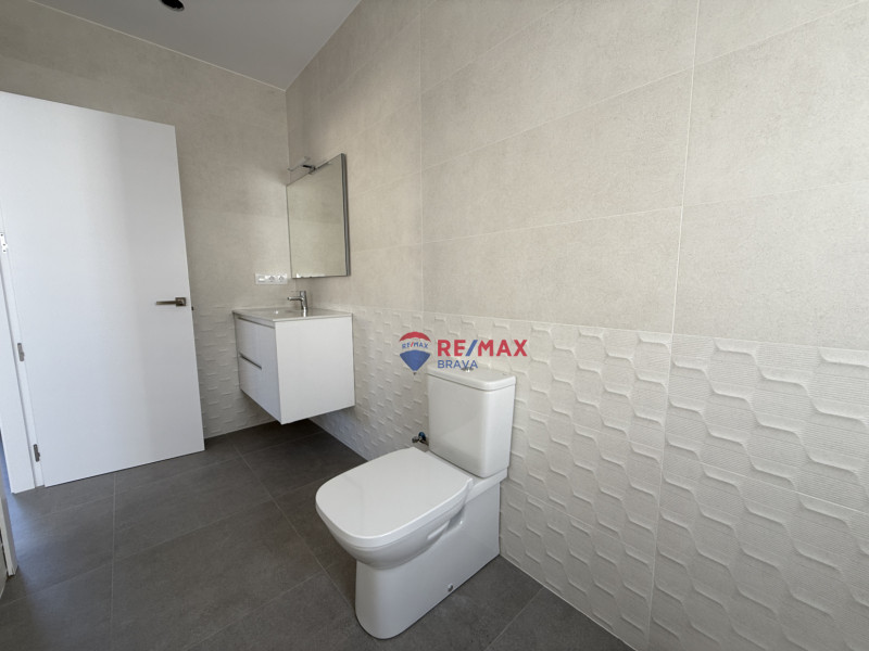 <p>House with pool in Empuriabrava of 175 m2</p>