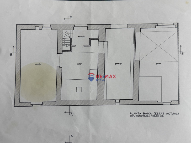 <p>Historic farmhouse in Mollet de Peralada with a successful restaurant included</p>