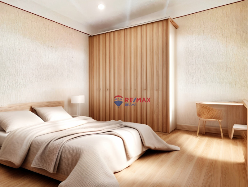 <p>Castellón d Empúries; Town house for investment of 2 floors</p>