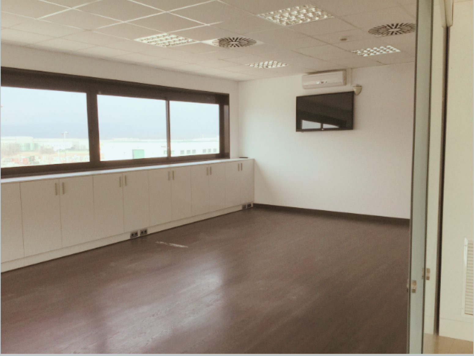 Oficinas-Venta-CelrÃ -849331-Foto-11