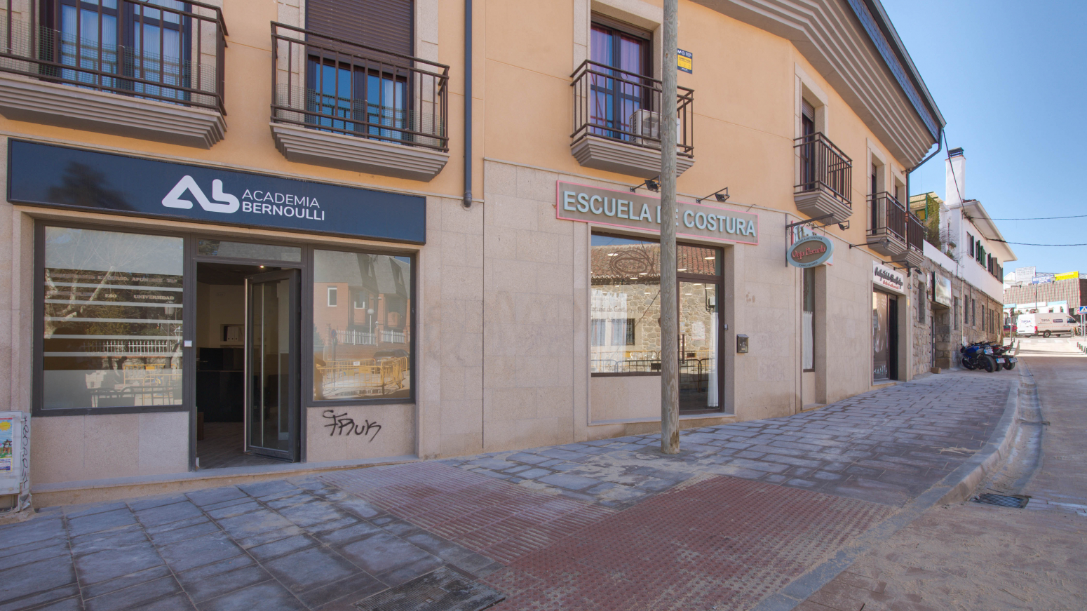 Locales-Venta-Torrelodones-591275-Foto-17