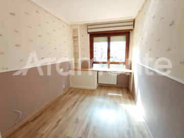 Pisos-Venta-Oviedo-1721068-Foto-2-Carrousel