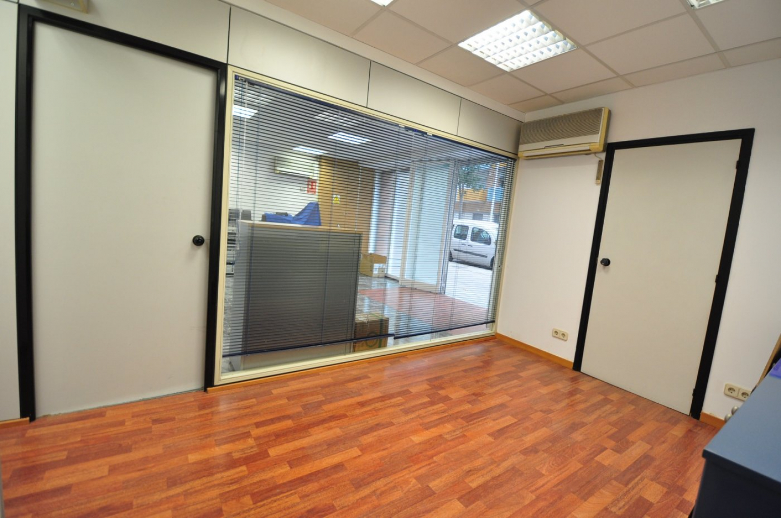 Oficinas-Venta-Barcelona-982125-Foto-6