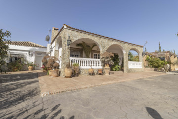 Casas o chalets-Venta-Carmona-1404574-Foto-3-Carrousel