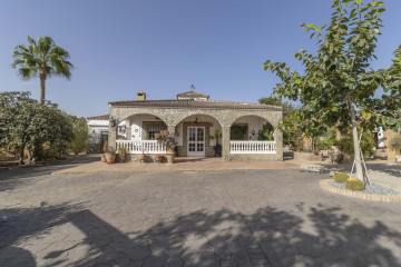 Casas o chalets-Venta-Carmona-1404574-Foto-10-Carrousel