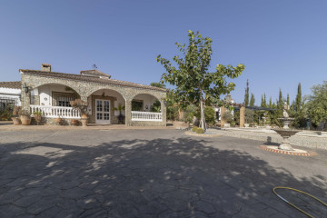 Casas o chalets-Venta-Carmona-1404574-Foto-1-Carrousel