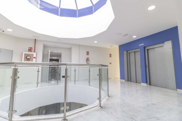 Oficinas-Alquiler-Dos Hermanas-2348858-Foto-11-Carrousel