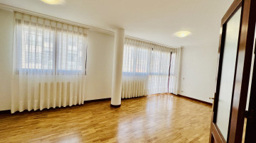 Pisos-Venta-Oviedo-1041376-Foto-0-Carrousel