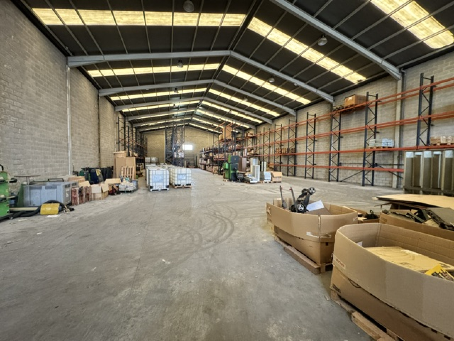 Naves-Venta-Siero-2334176-Foto-1