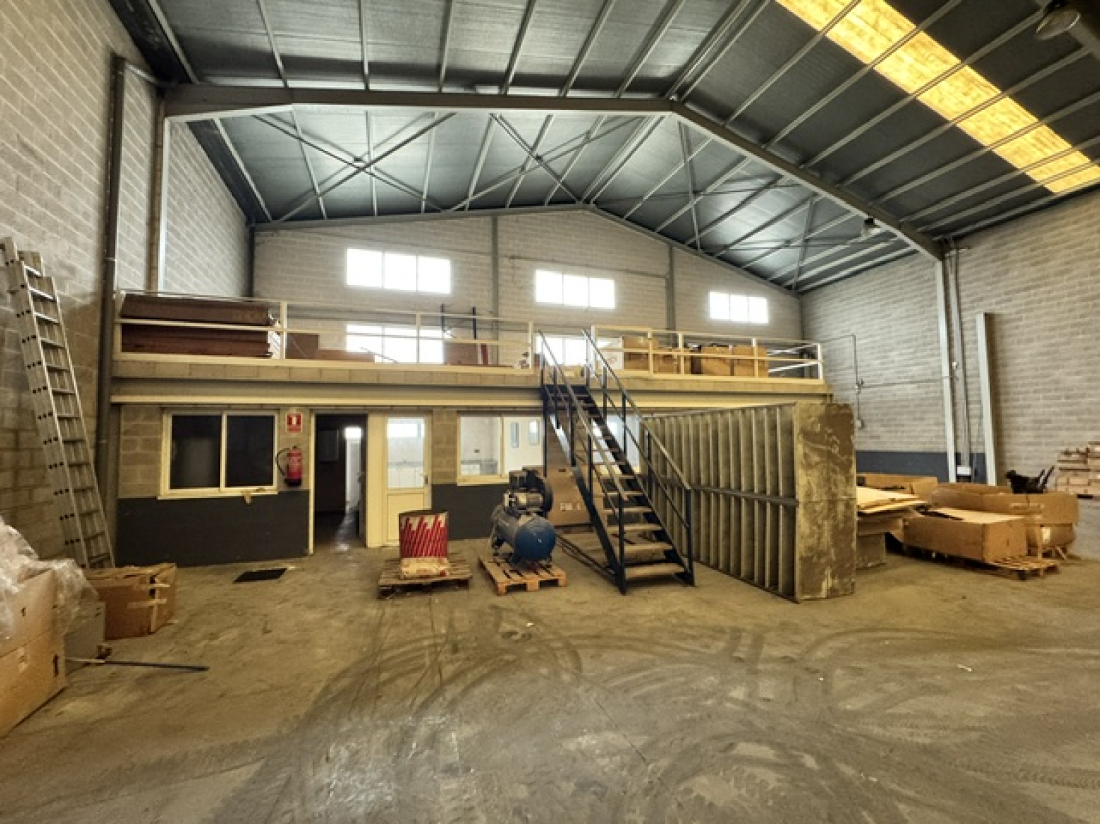 Naves-Venta-Siero-2334176-Foto-3