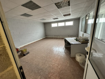 Naves-Venta-Siero-2334176-Foto-4-Carrousel