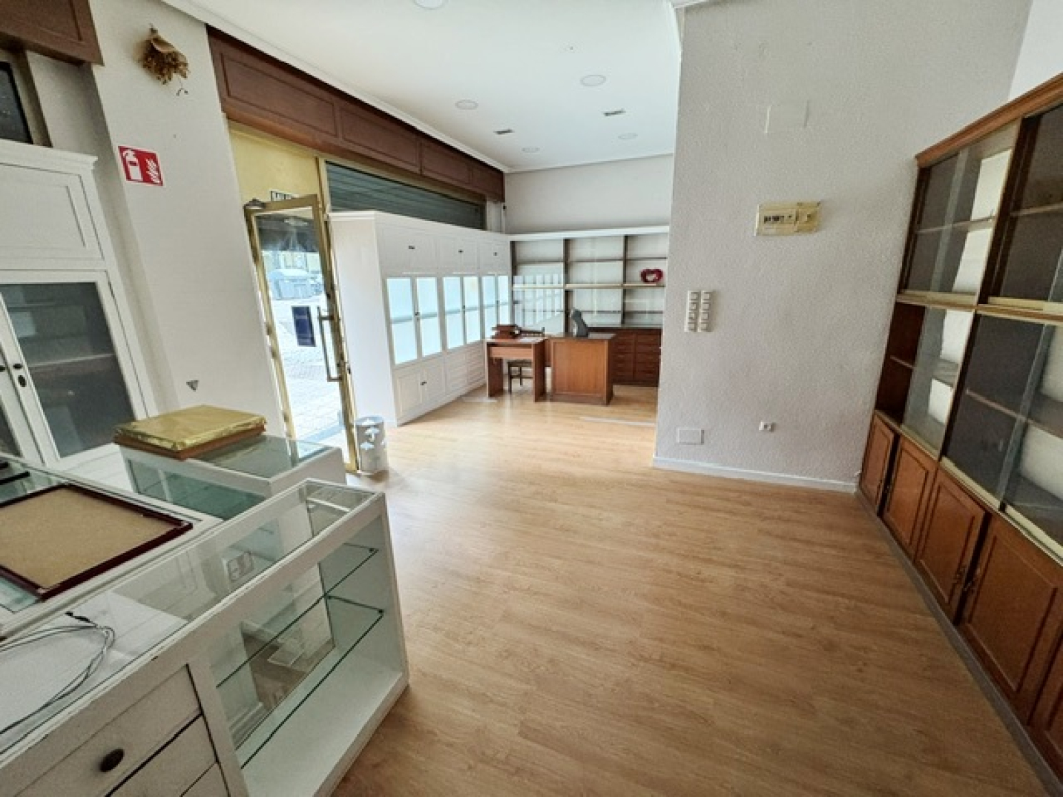 Locales-Alquiler-AvilÃ©s-2336179-Foto-3
