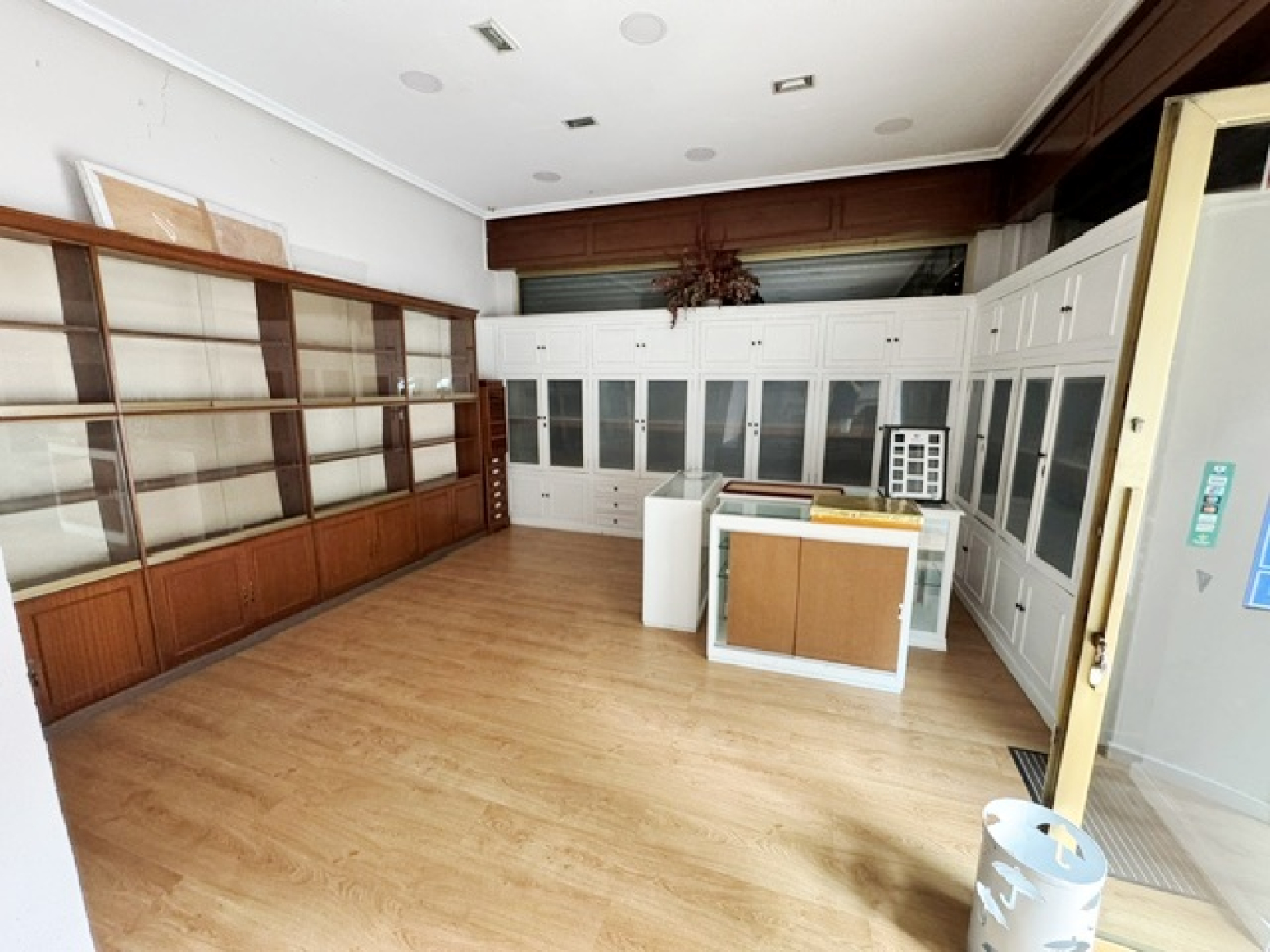 Locales-Alquiler-AvilÃ©s-2336179-Foto-2
