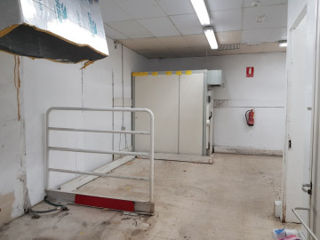 Locales-Venta-Los Corrales de Buelna-2311319-Foto-11-Carrousel