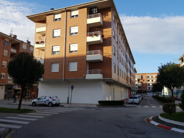 Locales-Venta-Los Corrales de Buelna-2311319-Foto-2-Carrousel