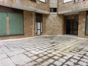 Locales-Venta-Los Corrales de Buelna-2311349-Foto-1-Carrousel