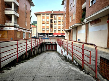 Garajes-Venta-Los Corrales de Buelna-2311370-Foto-0-Carrousel