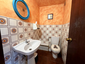 Locales-Venta-Los Corrales de Buelna-2356030-Foto-3-Carrousel