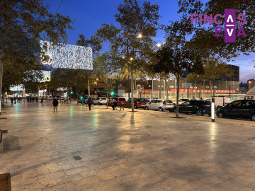 Garajes-Venta-LÂ´Hospitalet de Llobregat-1505963-Foto-1-Carrousel