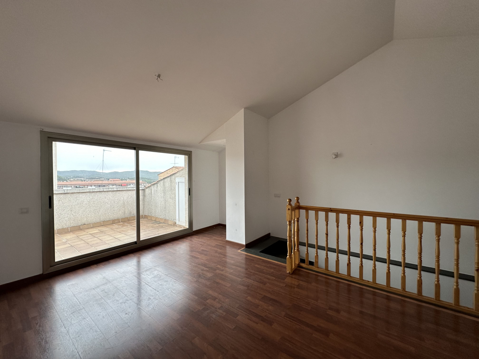 Pisos-Venta-NavÃ s-994666-Foto-18
