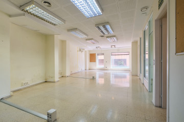 Locales-Venta-Sant Just Desvern-1723251-Foto-5-Carrousel
