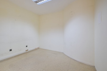 Locales-Venta-Sant Just Desvern-1723251-Foto-7-Carrousel