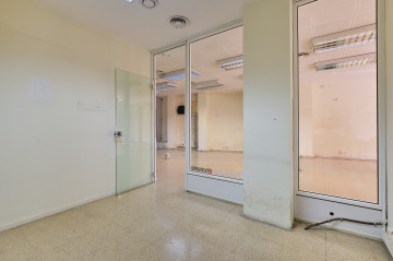 Locales-Venta-Sant Just Desvern-1723251-Foto-8-Carrousel