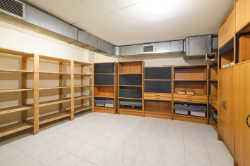 Locales-Venta-Sant Just Desvern-1723251-Foto-16-Carrousel