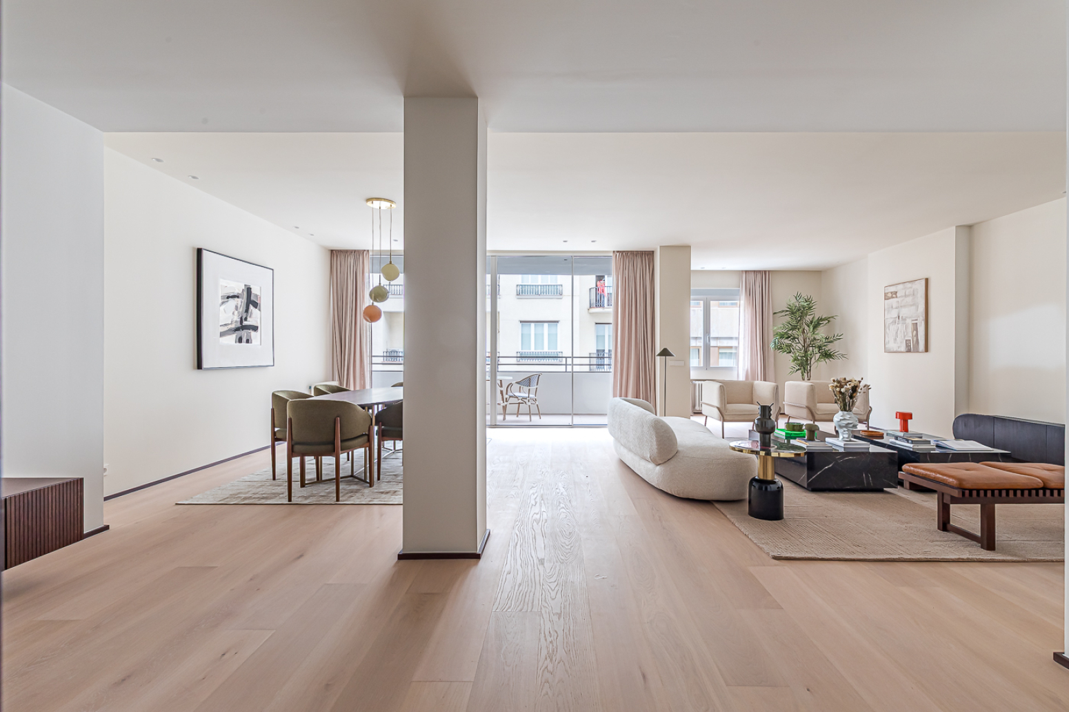 Exclusiva vivienda de 285 m² completamente reformada