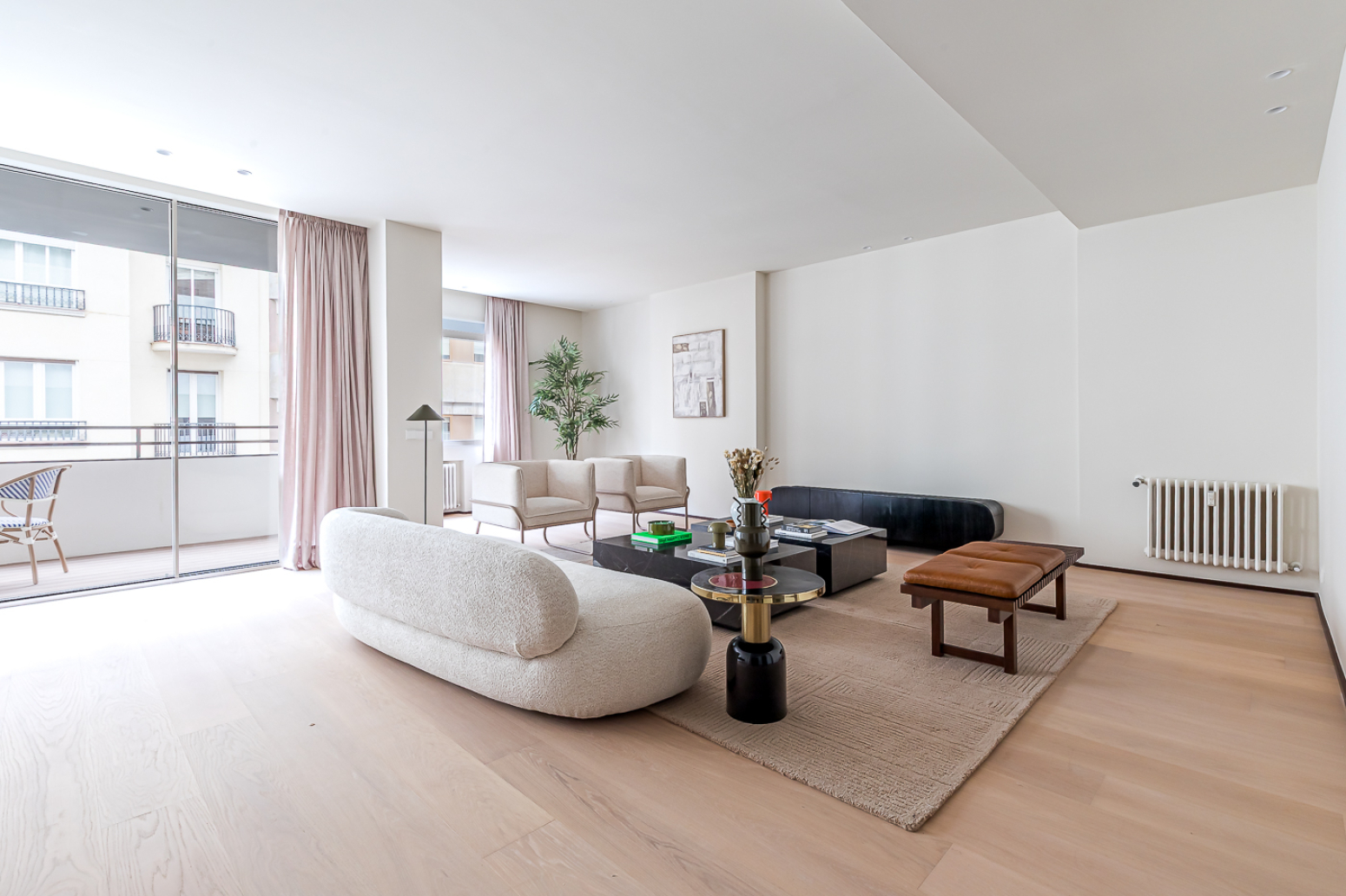 Exclusiva vivienda de 285 m² completamente reformada