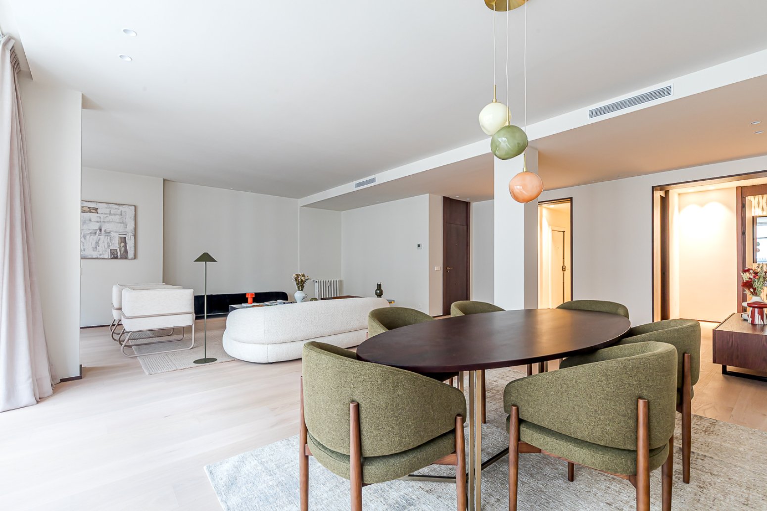 Exclusiva vivienda de 285 m² completamente reformada
