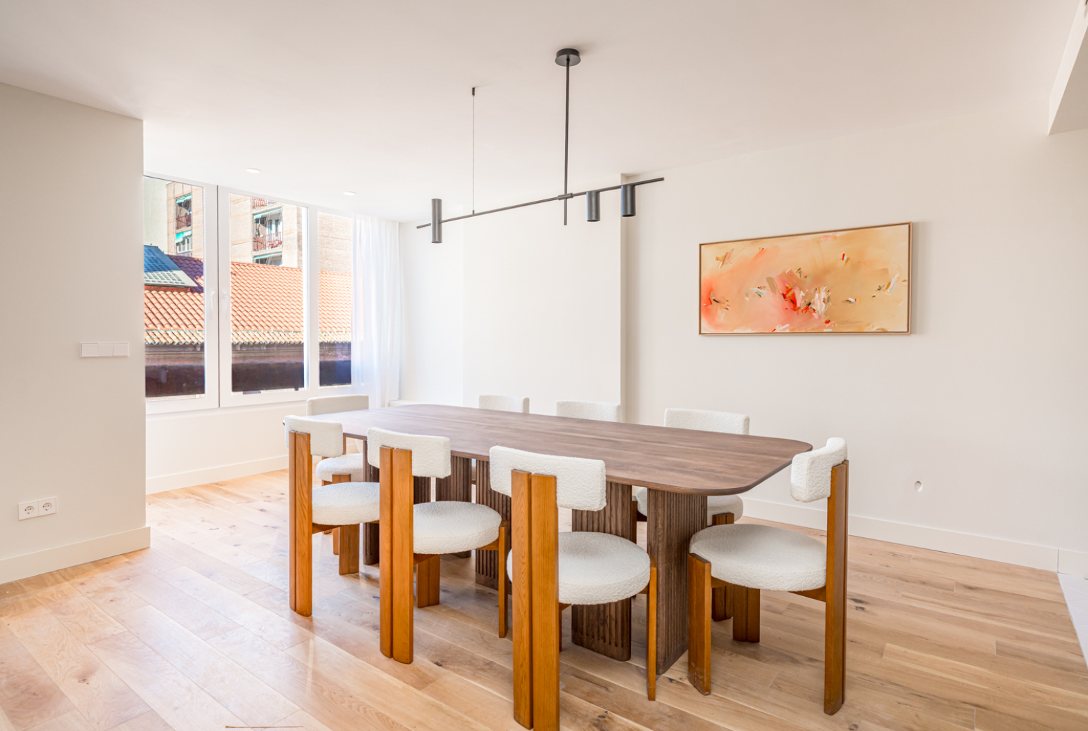 Amplia vivienda reformada de 278 m² con garaje y trastero