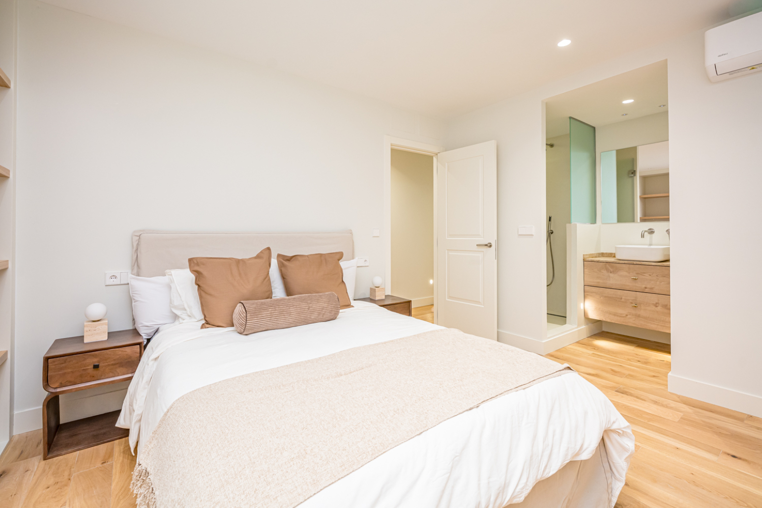 Amplia vivienda reformada de 278 m² con garaje y trastero