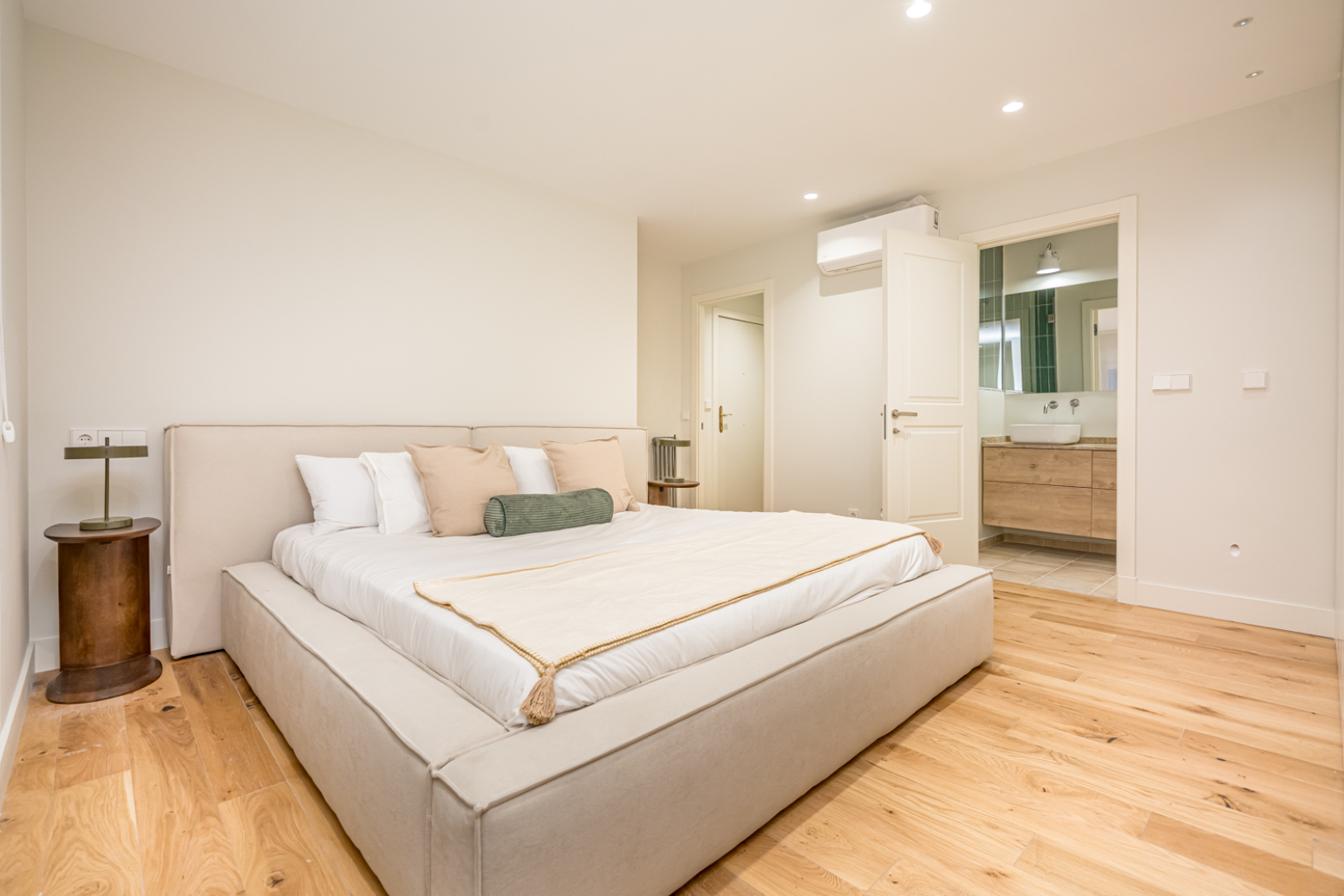 Amplia vivienda reformada de 278 m² con garaje y trastero