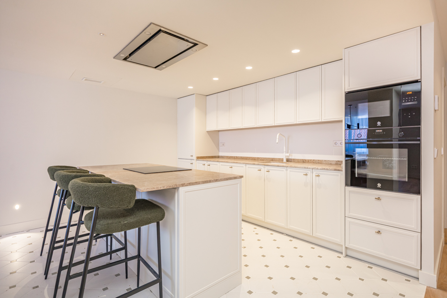 Amplia vivienda reformada de 278 m² con garaje y trastero