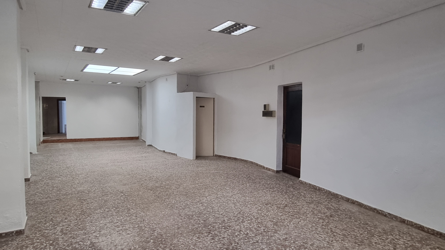 Locales-Venta-Vila-real-990753-Foto-2